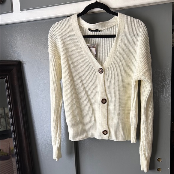 Cream V-Neck Button-Up Women's Cardigan - Picture 1 of 4